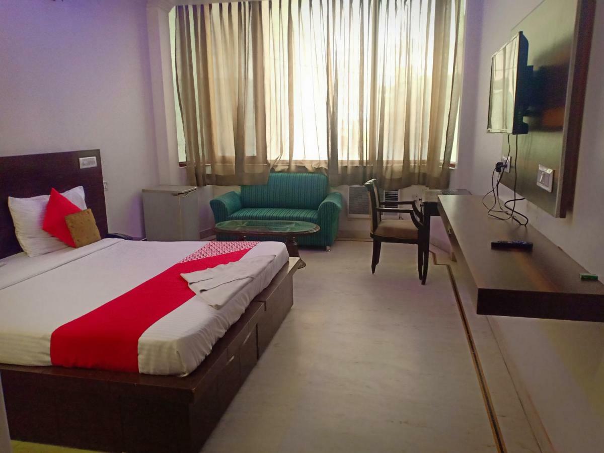 hotel grand caves delhi